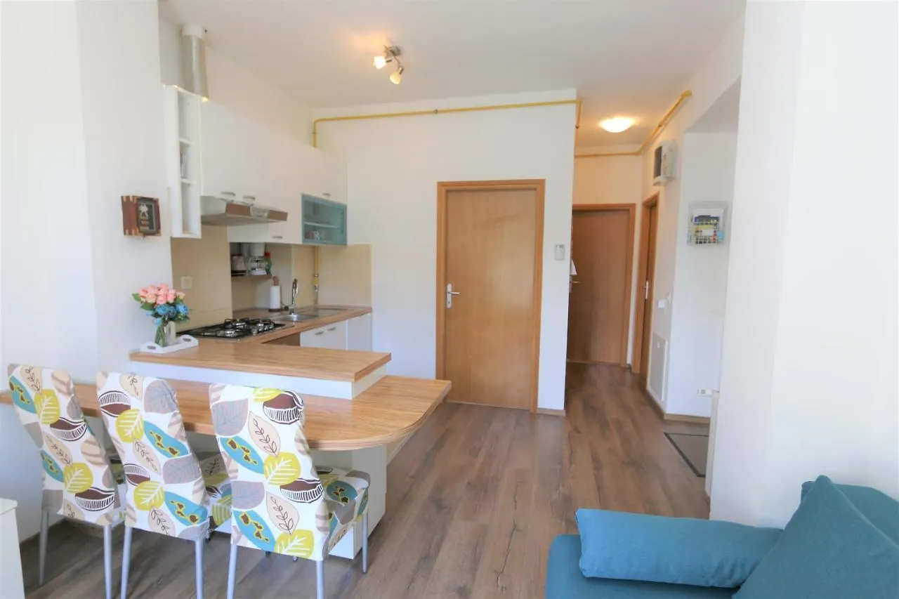 Apartment Krimeja Rijeka 0*,